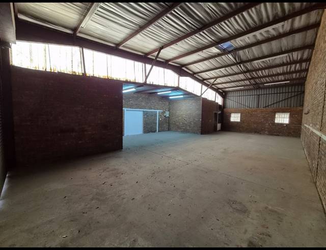 172M² WAREHOUSE TO LET IN WADEVILLE